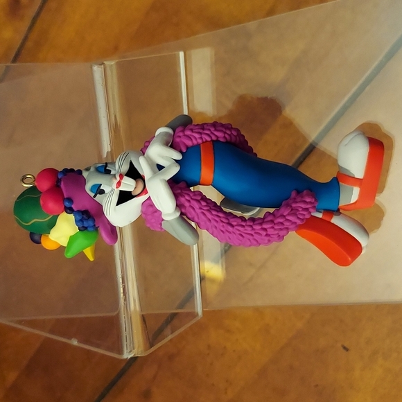 HALLMARK | KEEPSAKE ORNAMENT | BUGS BUNNY / LOONEY TUNES - Picture 2 of 8